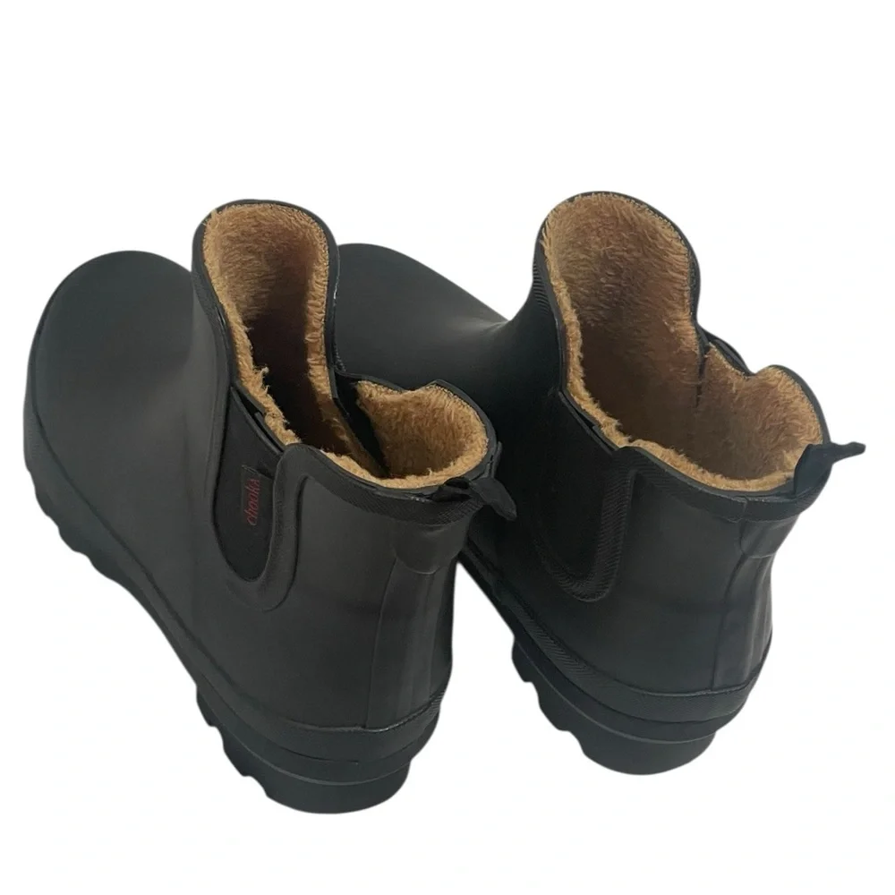 Chooka premium crafted Chelsea Waterproof, faux fur lined boots size US 9. GUC